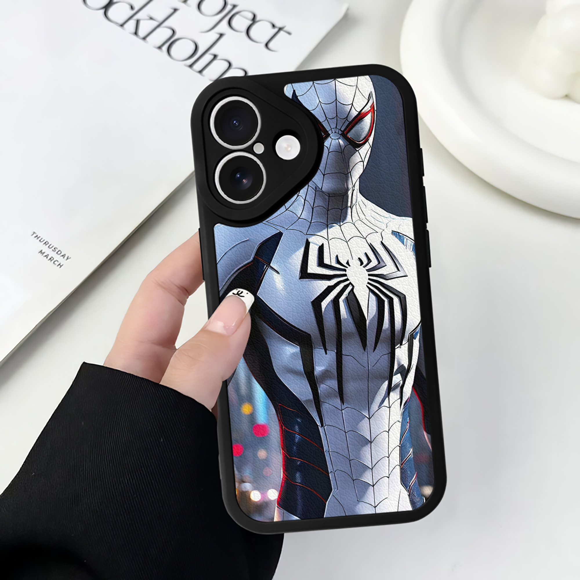 （画像用） Spider Man スパイダーマン 【iPhone 16シリーズ対応】シリコンスマホケース（レザー調） 材質：シリコン